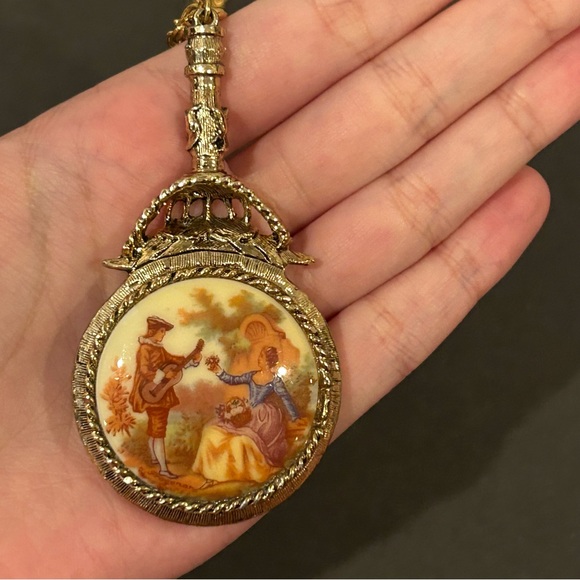 Vintage Cameo Mirror Necklace - Picture 3 of 7
